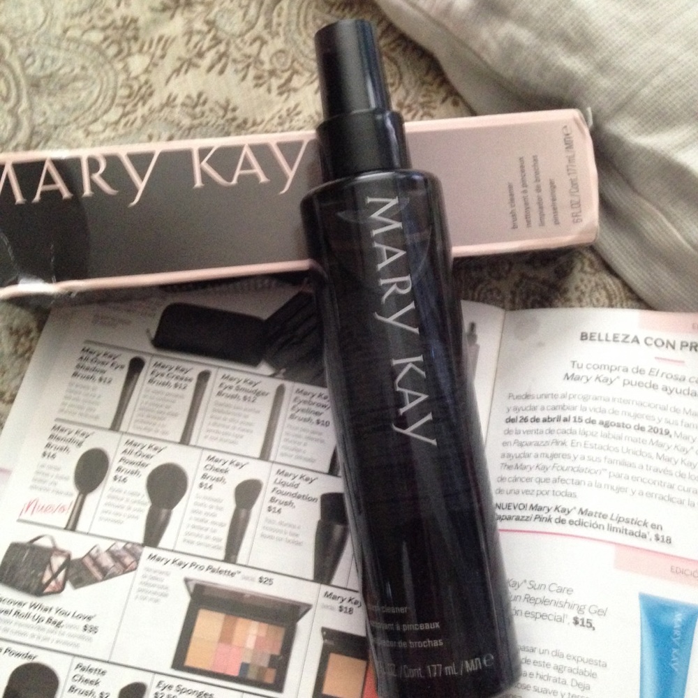 mary kay brush cleaner